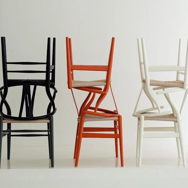 Chaise de salle à manger dossier Y avec assise en corde de papier tressée et structure en bois massif